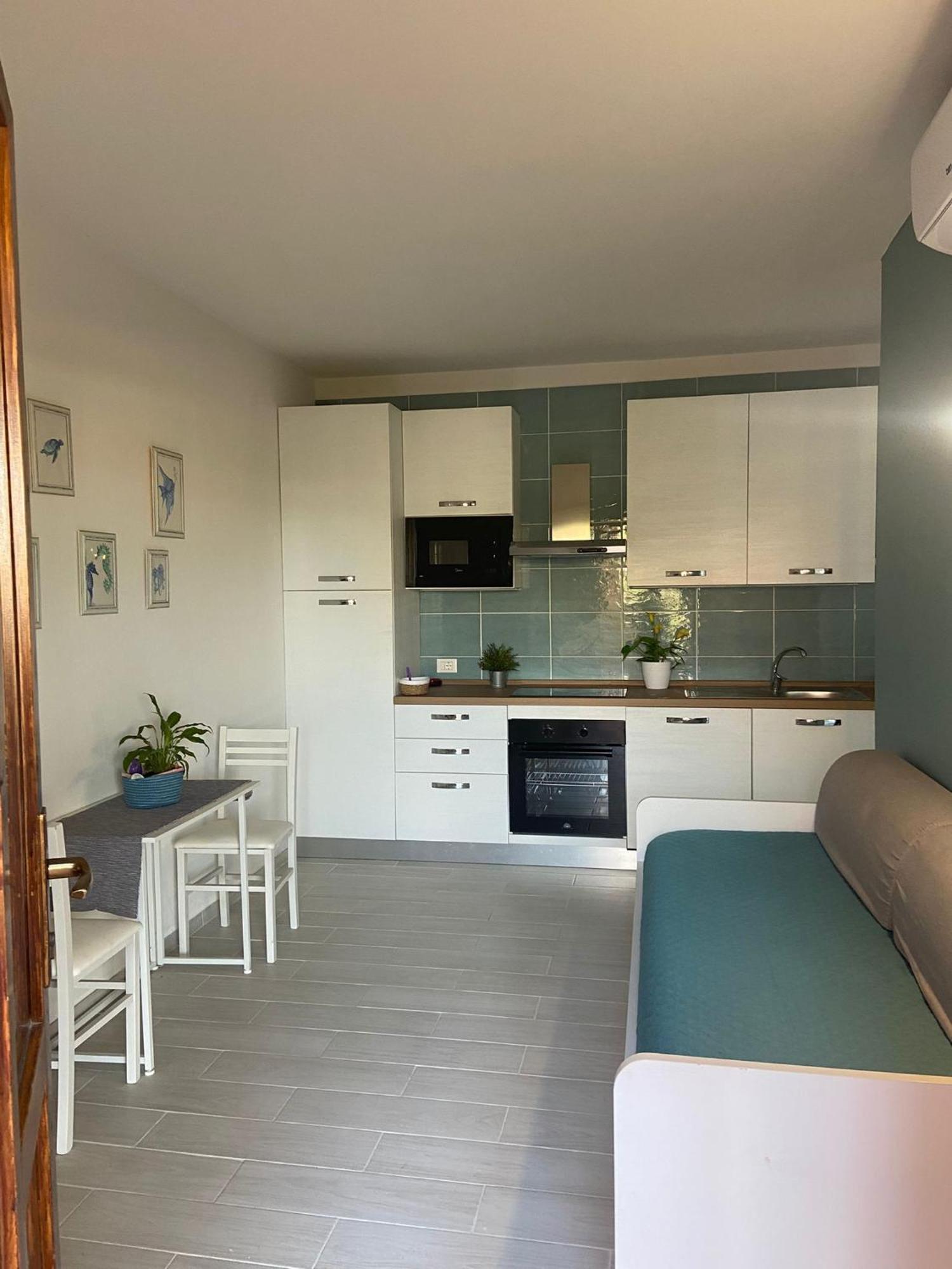 Casa Smeralda: Con Giardino E Vicino Al Mare Punta Molara Buitenkant foto