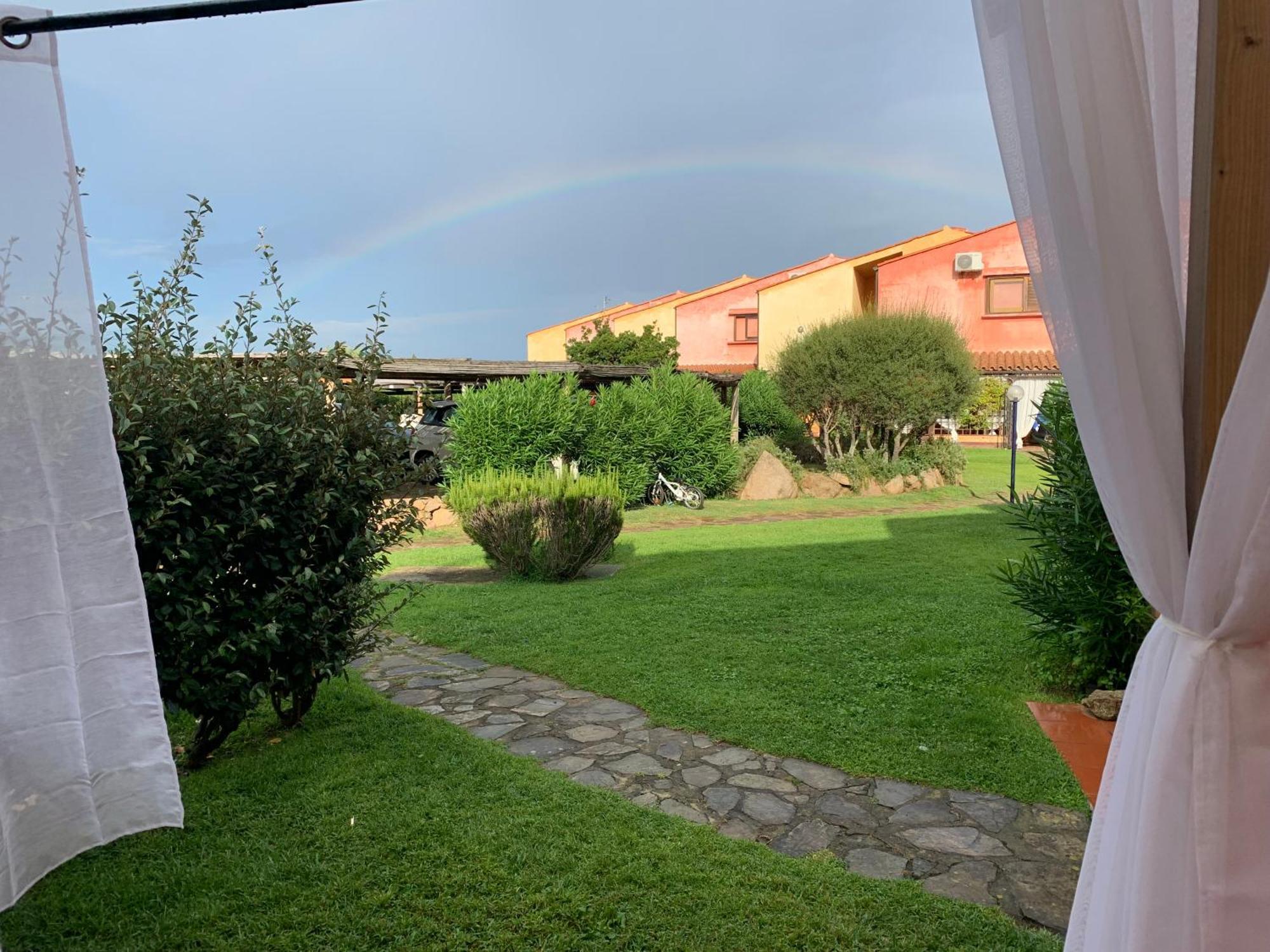 Casa Smeralda: Con Giardino E Vicino Al Mare Punta Molara Buitenkant foto